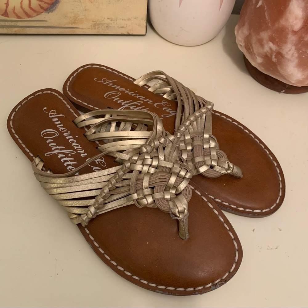 American Eagle 🦅 gold flat sandals NWOT